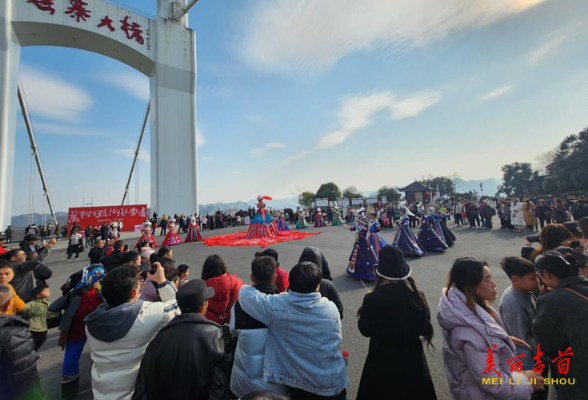 吉首：春节年味十足 文旅出圈出彩