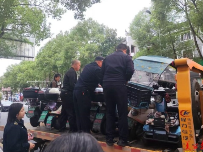 吉首市深耕城市微治理 让人行道靓起来