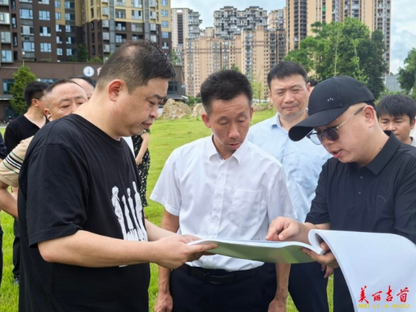周立志调研爱心驿站建设及夜经济消费示范区项目