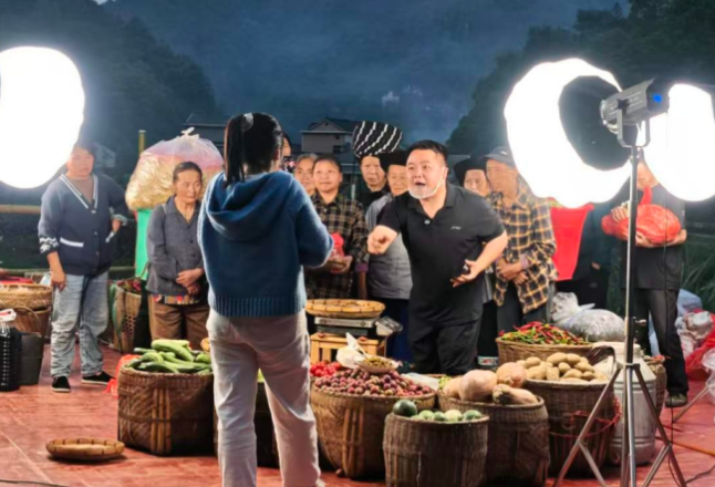 门常开，人常来——吉首党群服务中心的秋日温情答卷