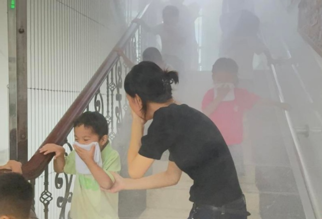 吉首市第十四幼儿园：1分41秒的安全答卷