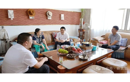 滕朝辉走访慰问退休干部