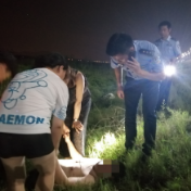 险！一男子深夜醉酒欲轻生，望城民警紧急寻人……