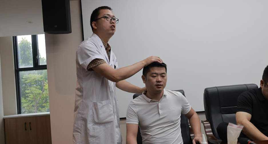 情系交通从业者，义诊服务送健康！