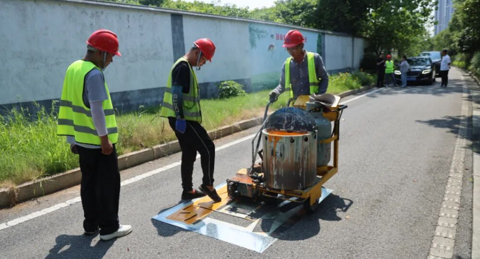 多管齐下整治交通隐患！望城丁字湾片区道路安全提档升级  