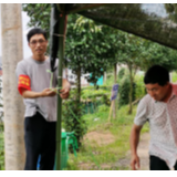 脱下防护服，他们又走上防汛一线