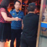 一超载货车司机暴力抗法被行政拘留