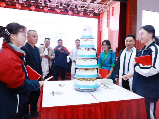 茶香牵情谊，舞台聚同心！望城区委统战部开展“心系藏族同胞，促进民族团结”主题活动