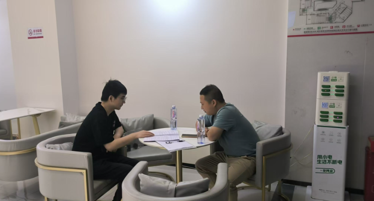 望城区以“四不两直”方式开展普法微课进影院宣讲暨非法点播影院执法检查“回头看”