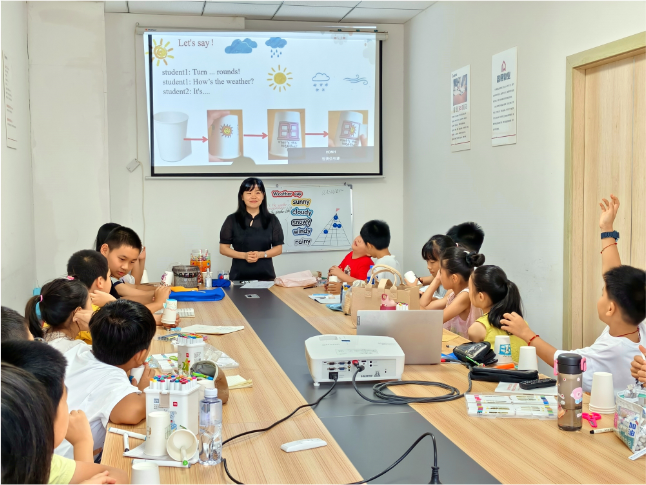 月亮岛街道星悦湖社区“趣学英语，就在欢乐口语训练营”开营