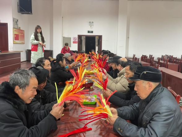 茶亭镇狮子岭村开展“巧手迎新春·禁燃护平安”趣味DIY活动