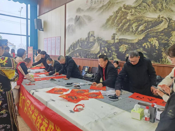 茶亭镇西湖寺村：翰墨迎新春 福满西湖寺