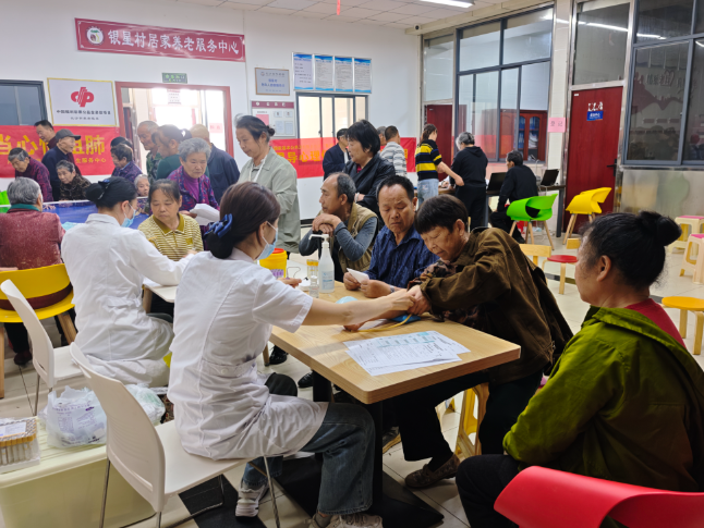 体检防诈两不误  银星村为老人送上“健康安全双重礼”