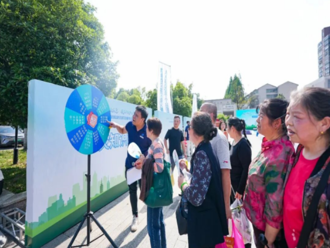人人讲安全，个个会应急！望城区气象局开展防灾减灾日宣传