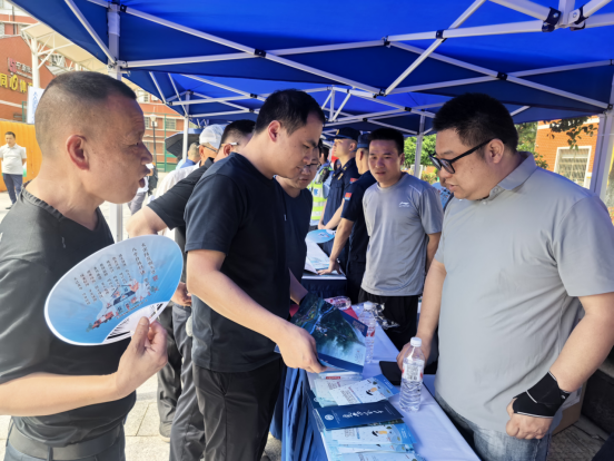 “人人讲安全、个个会应急”——望城区气象局开展防灾减灾日宣传1155.png