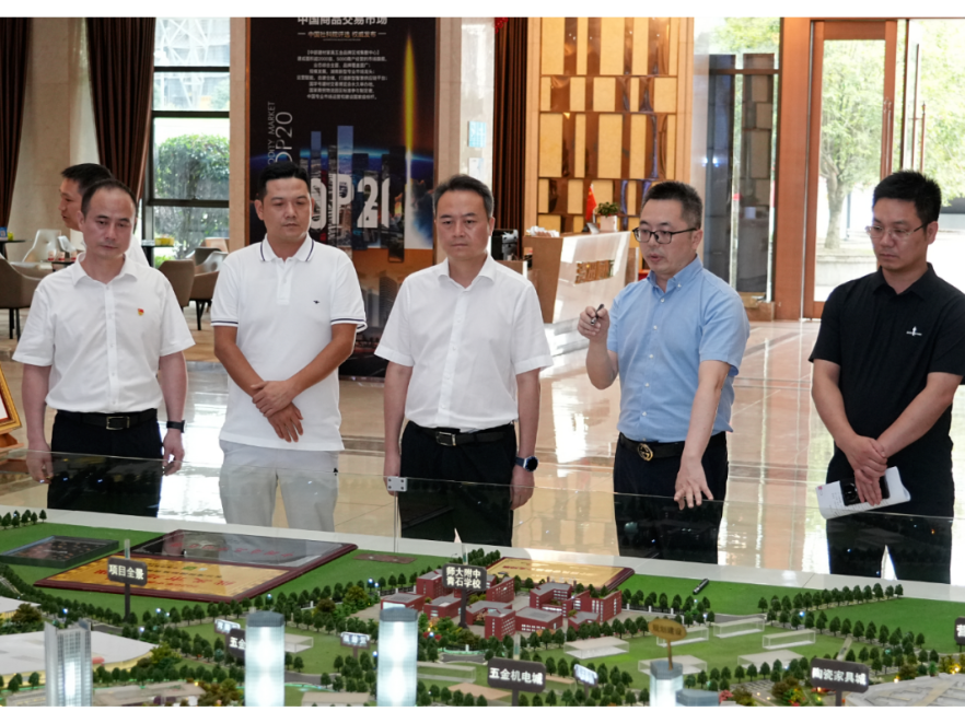 许凡调研丁字湾街道经济社会发展情况并督导营商环境优化提升工作