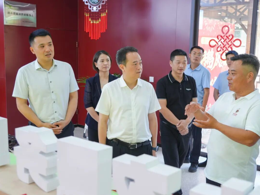 许凡调研红色文化传承工作并走访重点企业