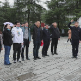 区人社局开展“我心向党·决胜脱贫”主题党日活动