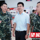 共叙军民鱼水深情 刘拥兵范焱斌带队开展“八一”拥军慰问活动