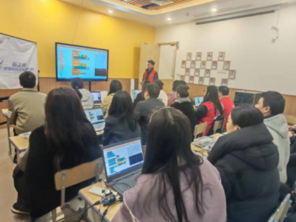 赋能科创教育，激发创新潜能