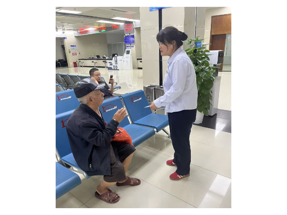 窗口服务有温度，望城雷锋政务超市工作人员获群众点赞