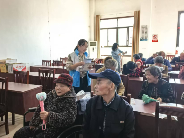 茶亭镇：重阳暖人心，禁毒与关爱“双护航”