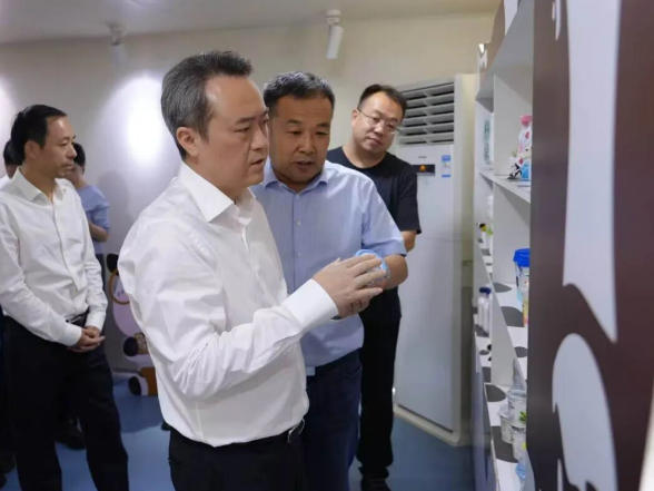 许凡调研绿色食品产业链建设工作
