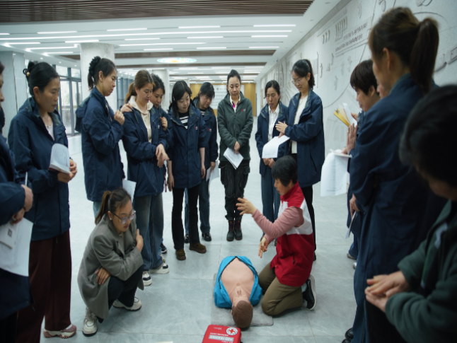 筑牢校园安全防线  望城一中开展CPR+AED急救专项培训