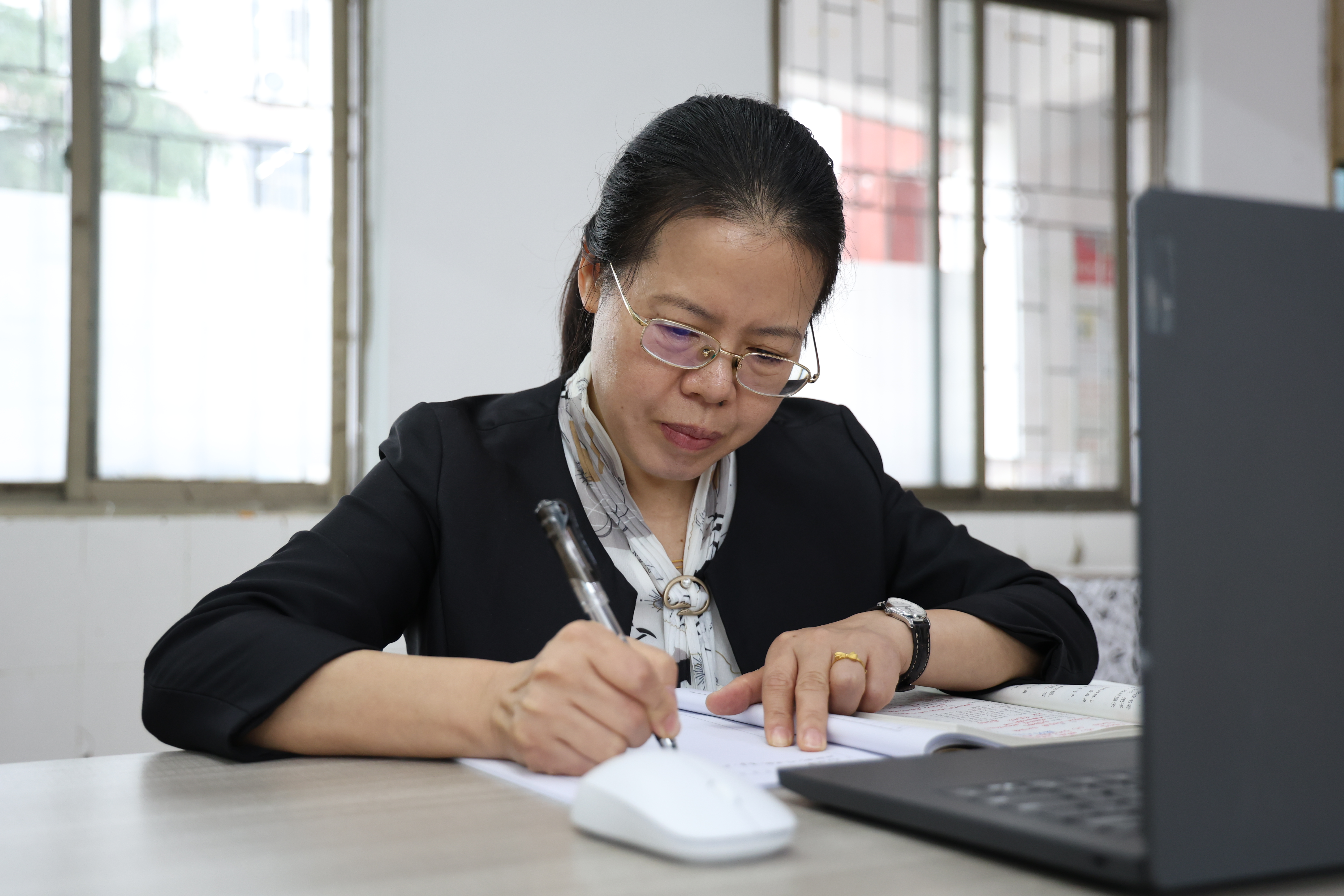 微信图片_20251015152328_1969_45.jpg 微信图片_20251015152328_1969_45.jpg
