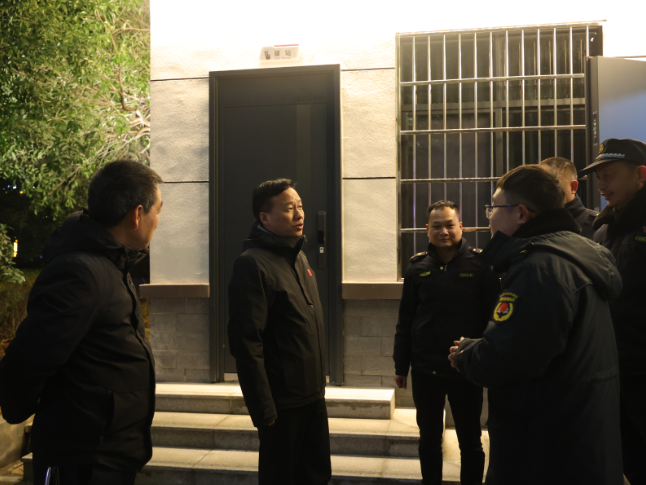 周鹏以“四不两直”方式督导烟花爆竹管控工作 筑牢安全防线 守护平安春节