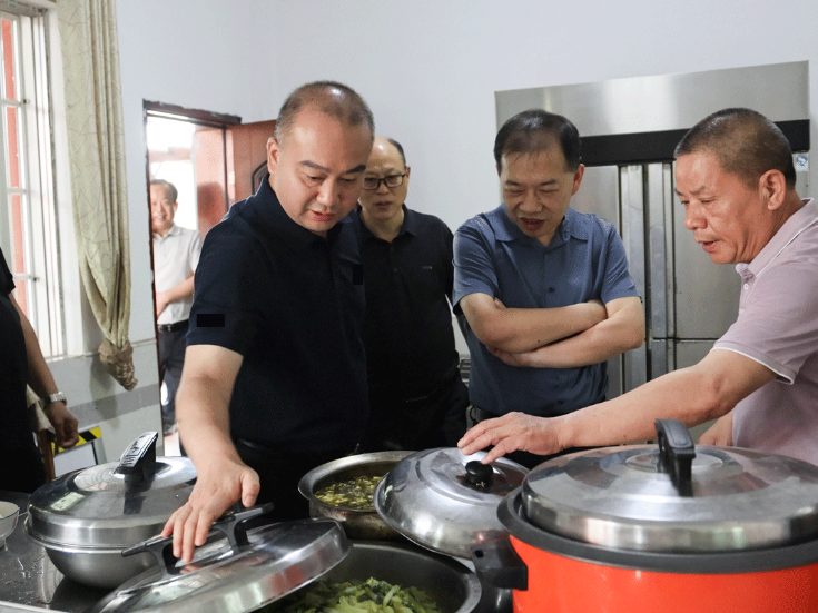 代虹宇到东山镇调研督导防汛备汛和安全生产工作