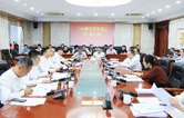 周鹏主持召开十四届县委常委会第7次会议