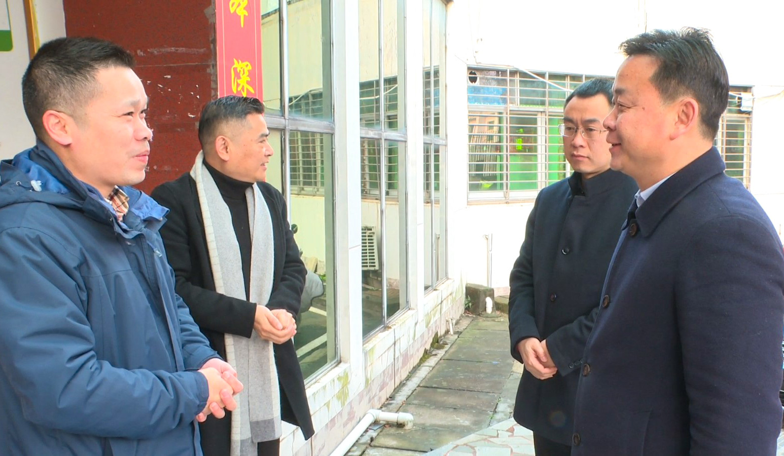 易斌,张华表示,各单位要加强值班值守,提升安全,应急,保障意识,进一步