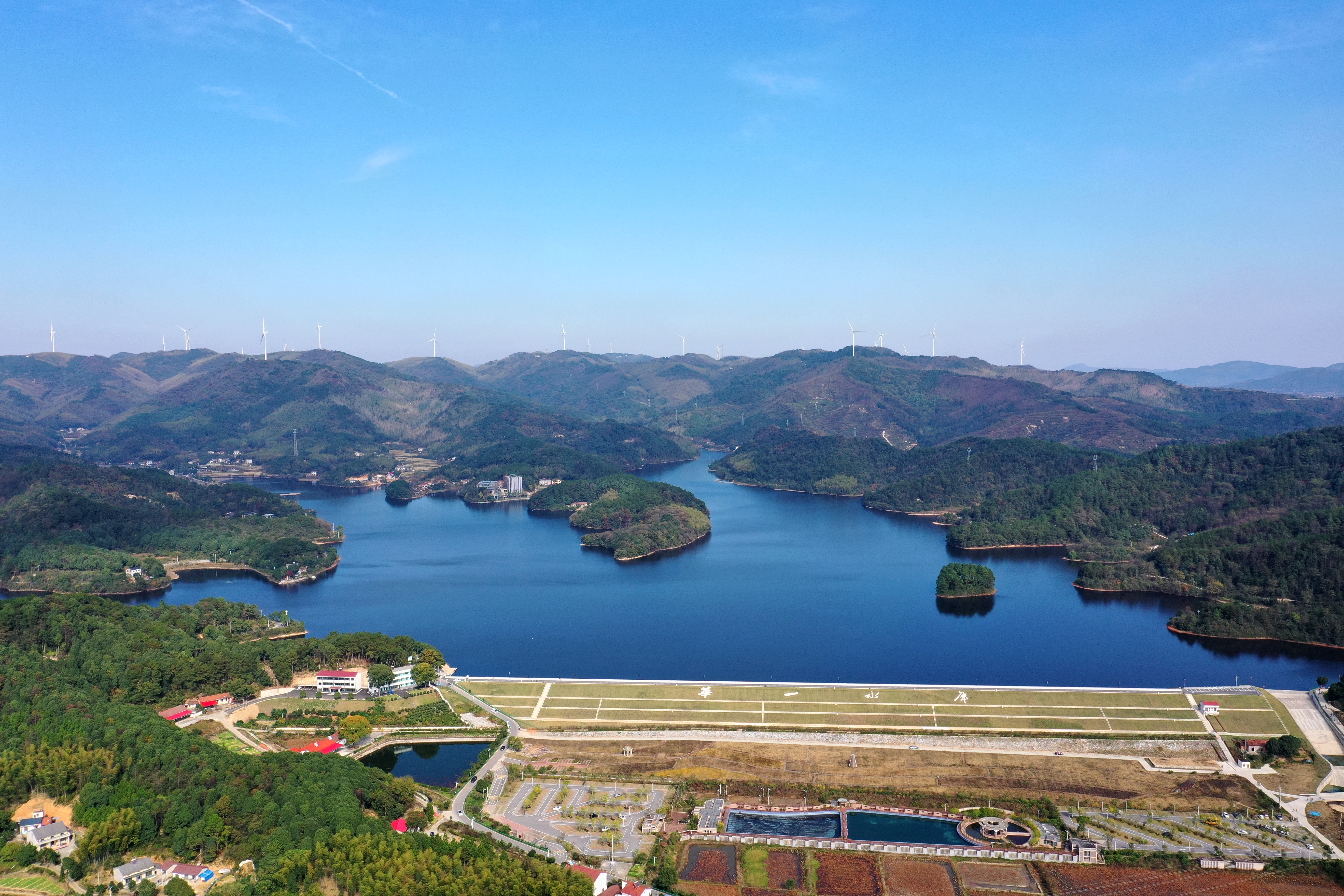 水库.jpg 水库.jpg