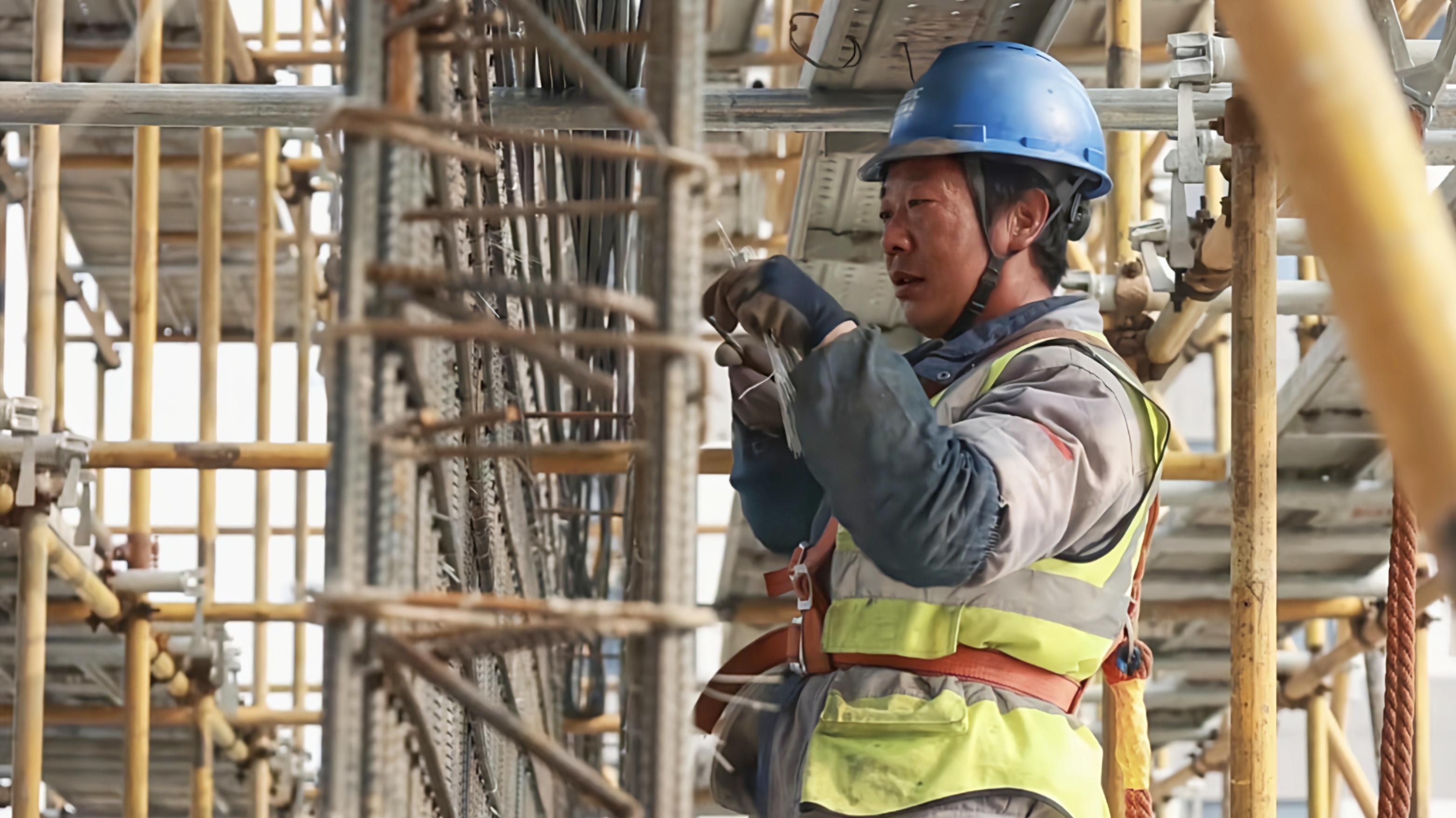 工人.jpg 工人.jpg