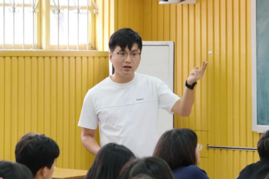 磨砺成玉  笃行致远（华容一中教学竞赛纪实）1101.png