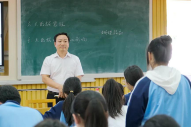 磨砺成玉  笃行致远（华容一中教学竞赛纪实）1171.png