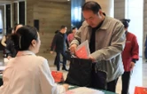聚焦两会 | 政协委员今日报到 华容县进入两会时间