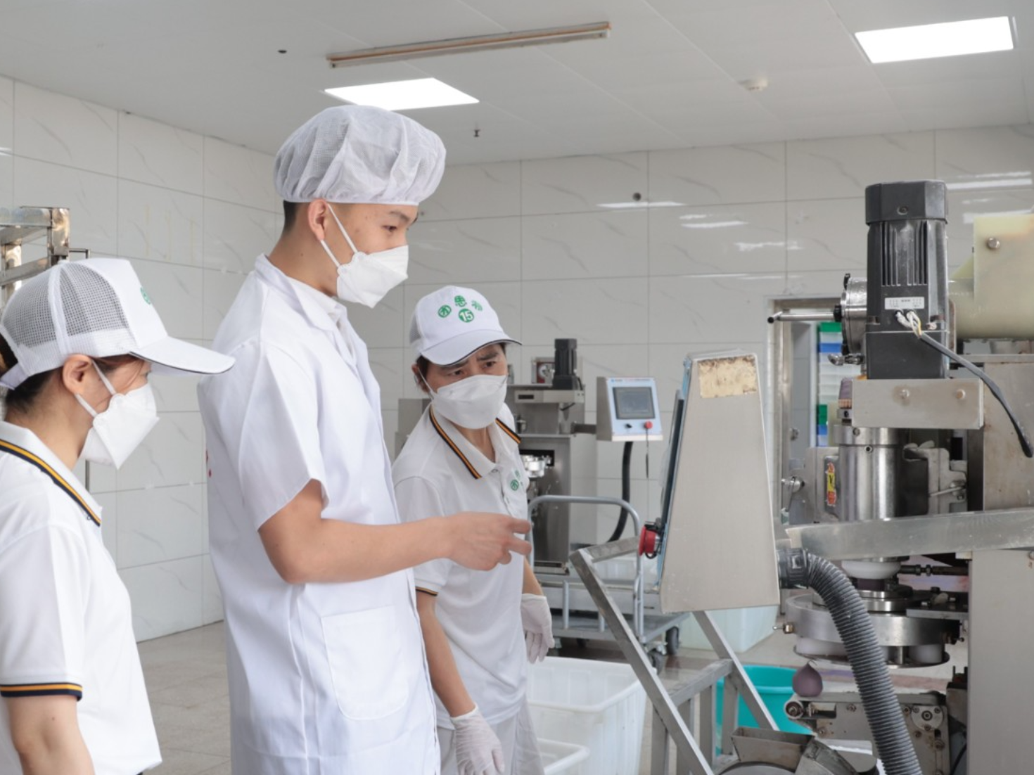 建设年轻人友好县域｜白纪奥：烟火蒸笼里，揉出青春千万产业