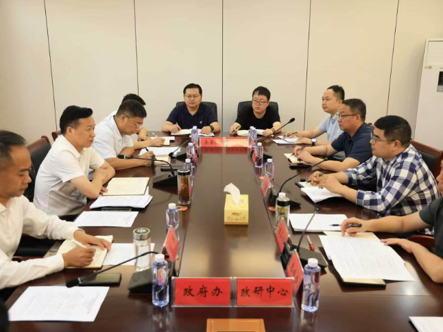 周鹏调度纺织服装产业链工作