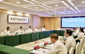 周鹏主持召开十四届县委常委会第1次会议