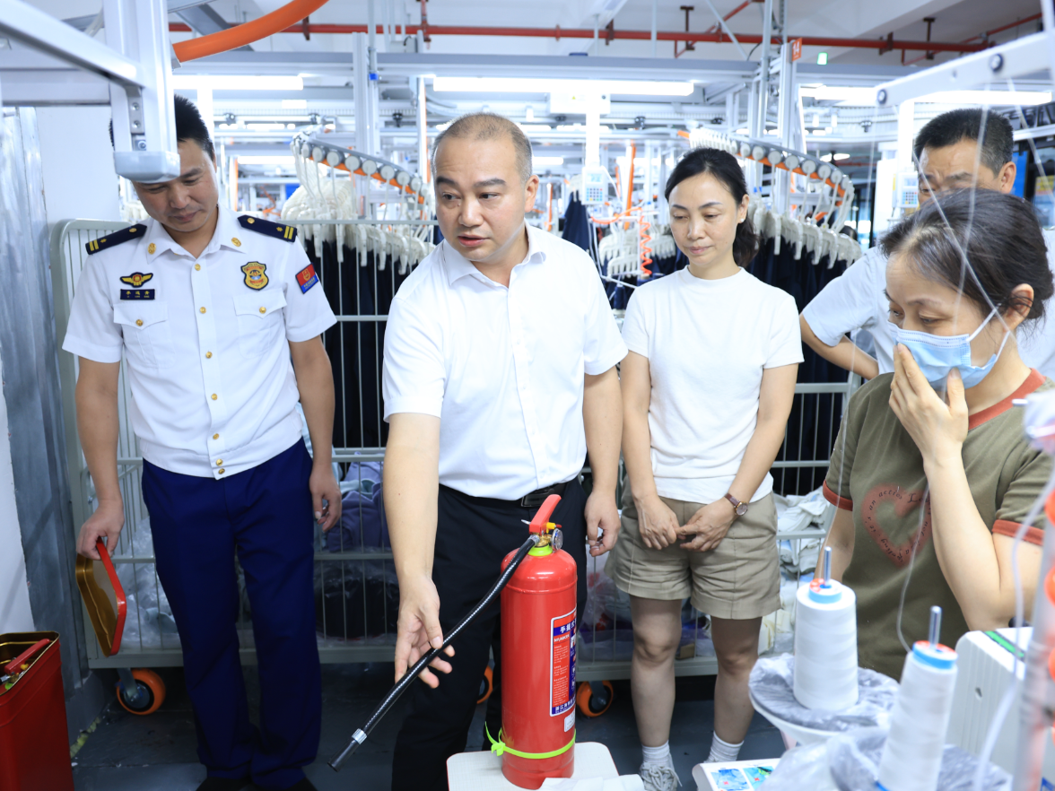 代虹宇督导安全生产和防汛救灾物资储备工作