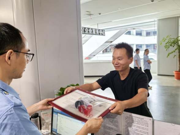 华容“个转企”一天办结  政务服务再提速