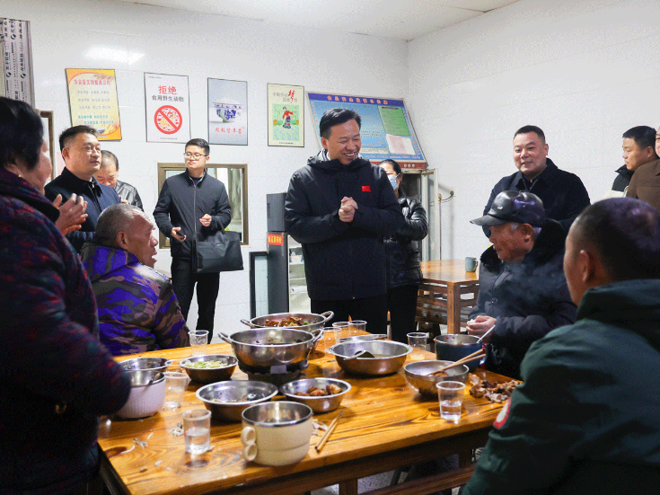 周鹏除夕走访慰问一线：把群众冷暖放在心头，把保供保畅落到实处