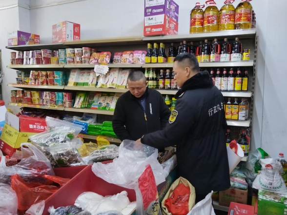 插旗镇开展“年关守护”行动