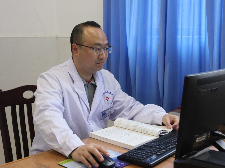 建设年轻人友好县域｜刘俊：根植华容，以医术守护家乡人民生命健康