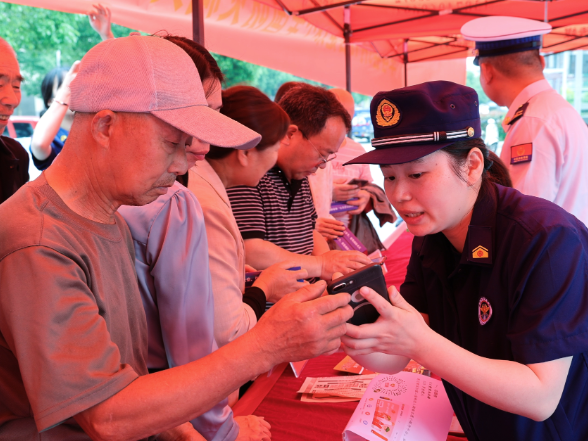 华容县开展2026年全国防灾减灾日宣传活动