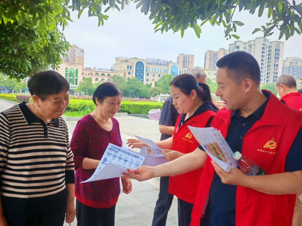 银发志愿行  服务暖民心