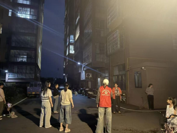 守好“家门口” 安全 章华镇开展电动自行车飞线充电隐患排查整治专项行动