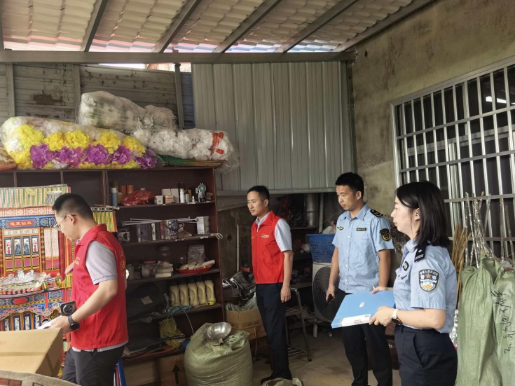 华容县鲇鱼须镇开展烟花爆竹排查整治行动